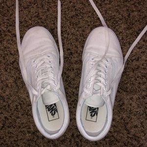 All white Women’s Vans